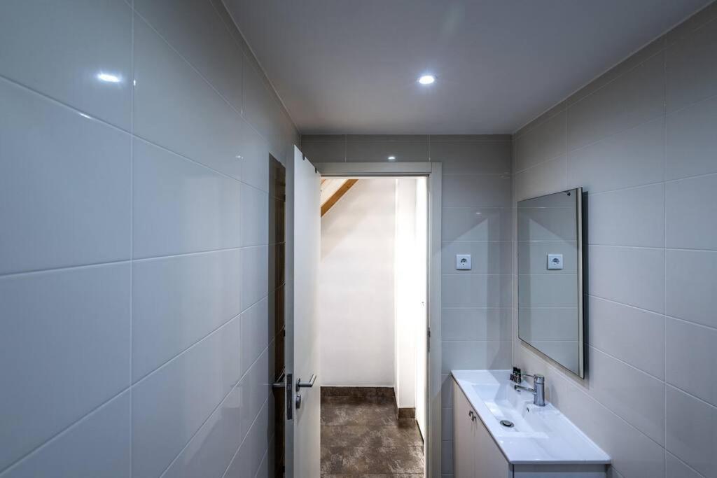Cozy Ground Floor Studio With Ac And Loft Bedroom Lisbon Exterior photo